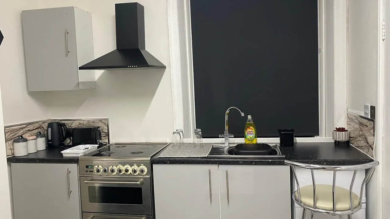 Bvapartments-Queengate 3 Huddersfield 0*,  United Kingdom